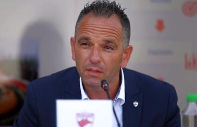 DINAMO. Fanii acționari din PCH, poezie pentru Cortacero: „La club n-avem nici de-o pâine, Pablo ne răspunde: «Mâine!»”