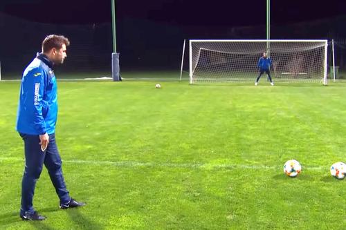 Adrian Mutu vs. Andrei Vlad // foto: captură YouTube @ FRF TV