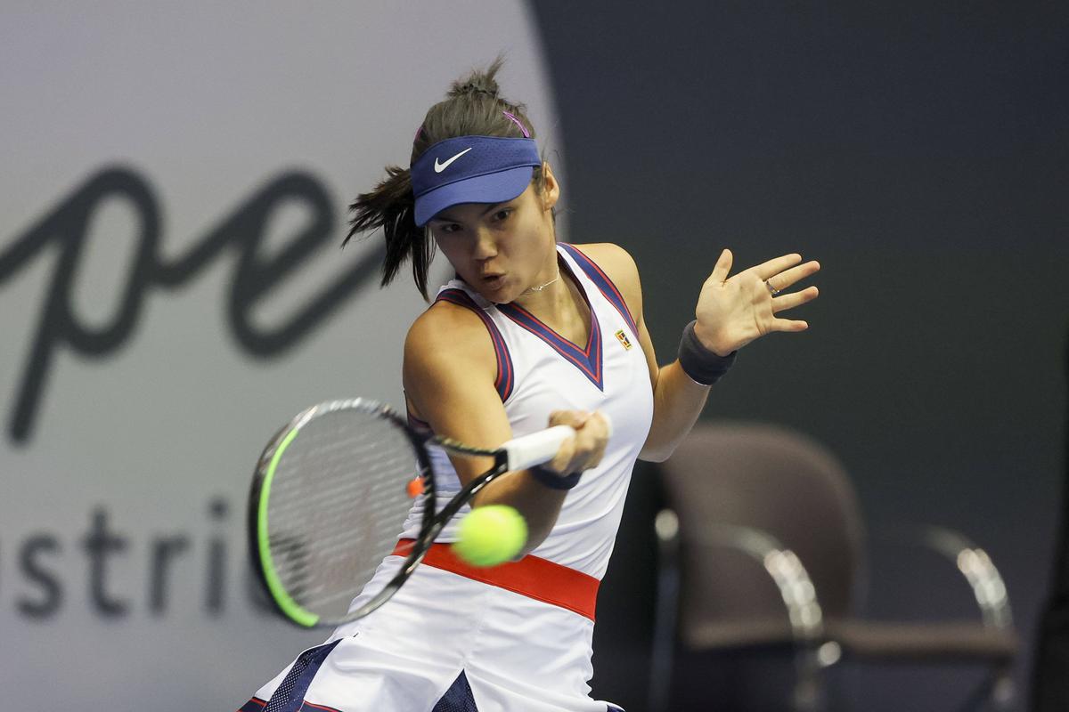 Emma Răducanu - Xinyu Wang, optimi WTA Linz // FOTO: Imago