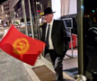 Dumitru Dragomir, conflict violent pe stradă cu protestatarul „Ceaușescu”: „Au dat în mine, nu mai văd cu un ochi!” vs. „M-au înțepat cu șurubelnția, au pus câinele să mă muște”