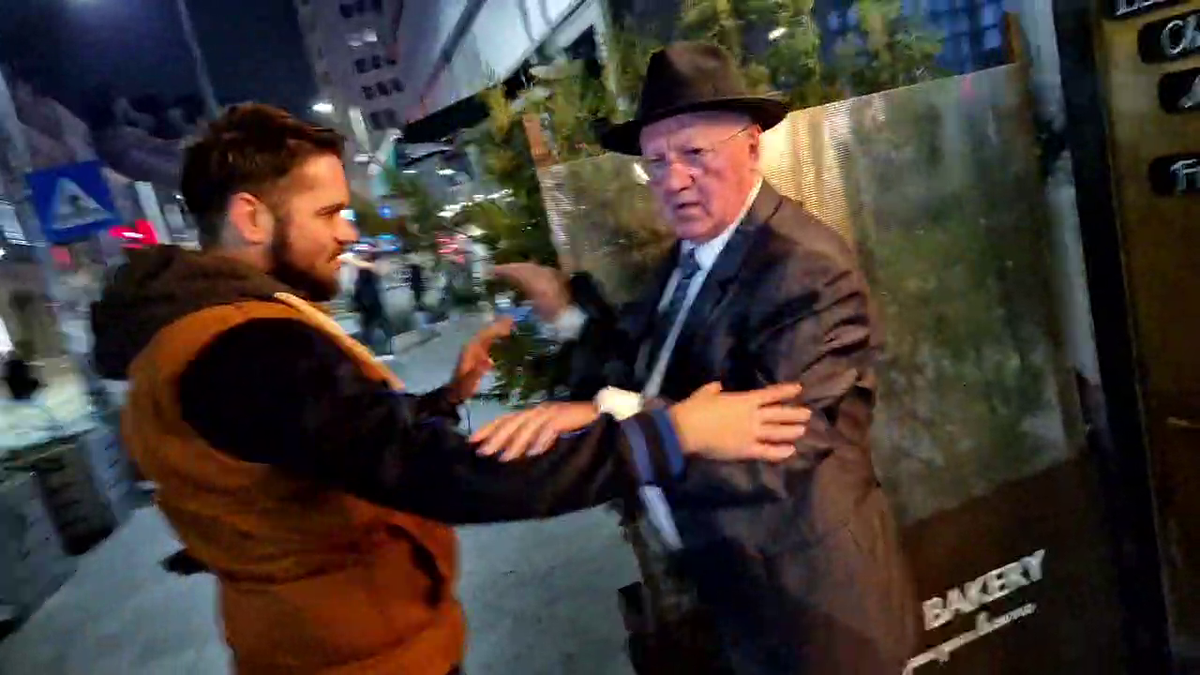 Dumitru Dragomir, conflict violent pe stradă cu protestatarul „Ceaușescu”