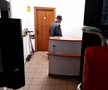 Dumitru Dragomir, conflict violent pe stradă cu protestatarul „Ceaușescu”: „Au dat în mine, nu mai văd cu un ochi!” vs. „M-au înțepat cu șurubelnția, au pus câinele să mă muște”