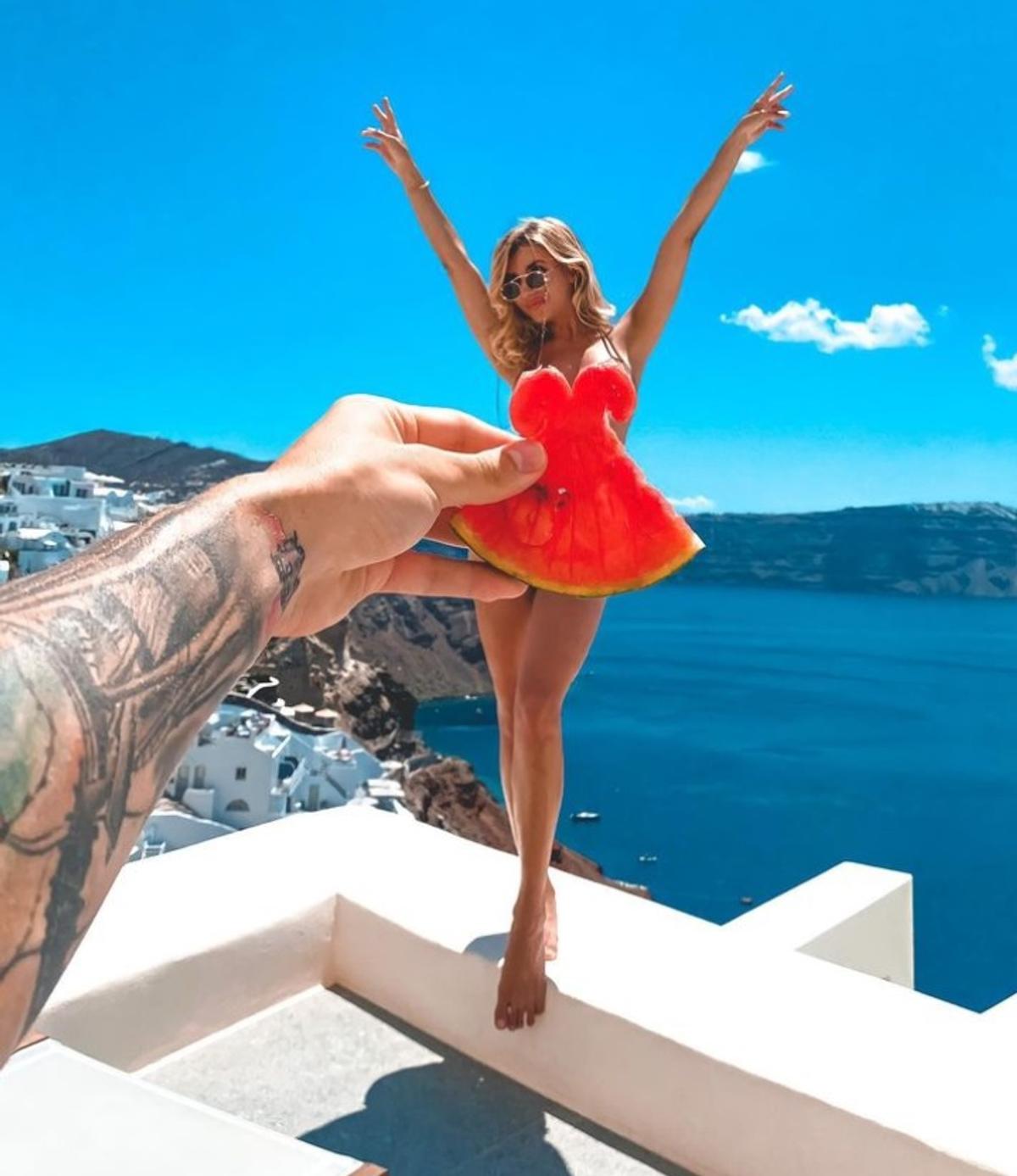 Atacantul cerut la naționala României are cea mai sexy susținătoare! Nu lipsește de la niciun meci