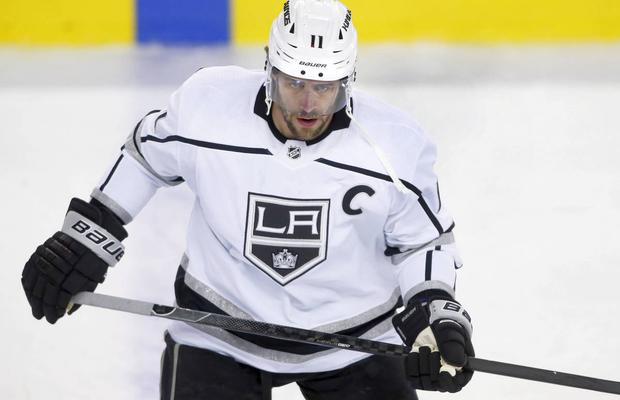 A scris istorie pe gheață! Anze Kopitar a devenit al patrulea jucător din istorie care înscrie 400 de goluri în NHL pentru Kings