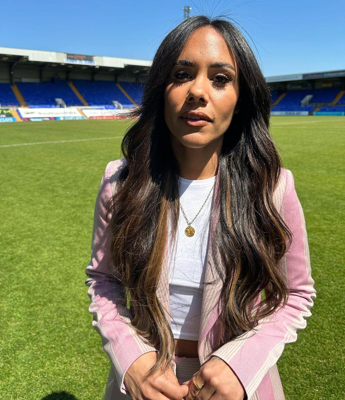 Alex Scott, fostă jucătoare în Premier League, are o relație cu artista Jess Glynne. Foto: Instagram