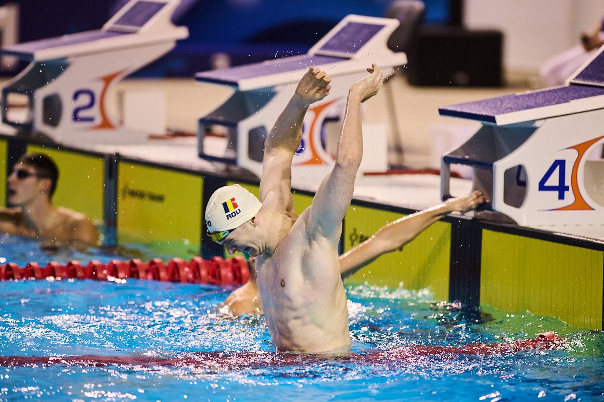 FOTO David Popovici, primul loc în finala de la 100m liber la Campionatele Naționale în bazin scurt