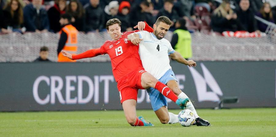Miguel Vitor (dreapta), în meciul împotriva Elveției Foto: Imago Jucătorii israelieni, puternic afectați fizic și psihic înaintea celor 4 meciuri din noiembrie: „Nu o să mint că sunt în formă”+ Un singur antrenament împreună!