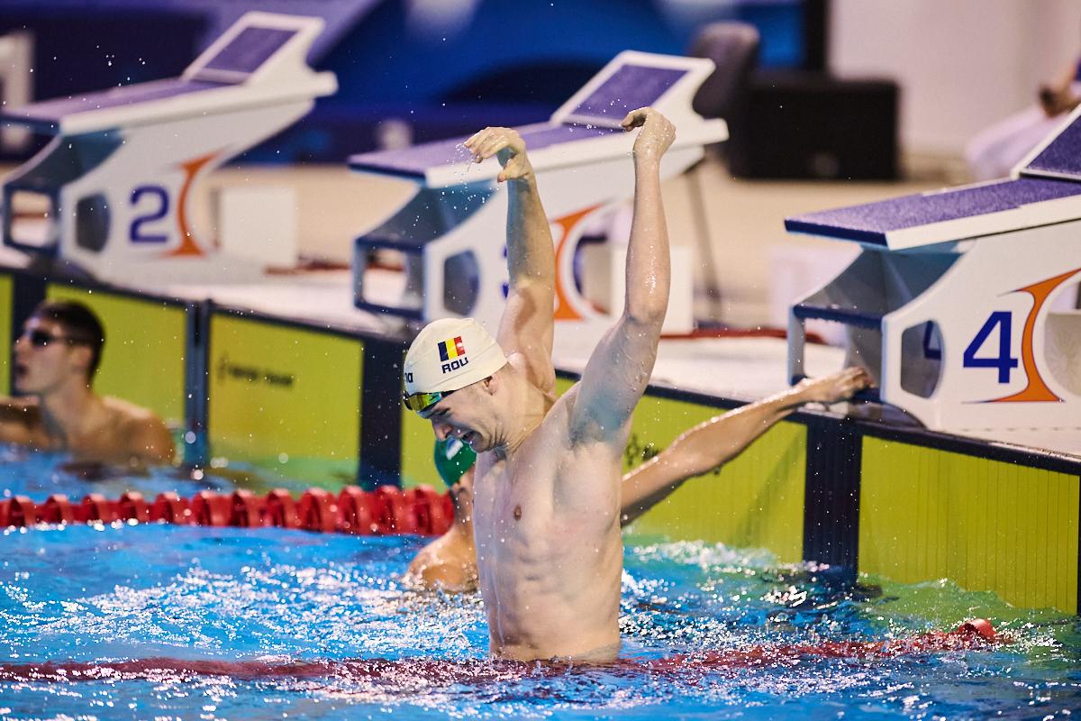FOTO David Popovici, primul loc în finala de la 100m liber la Campionatele Naționale în bazin scurt