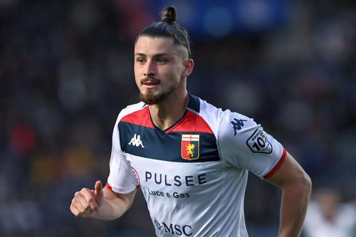Radu Drăgușin, fundaș Genoa. 
Foto: Imago