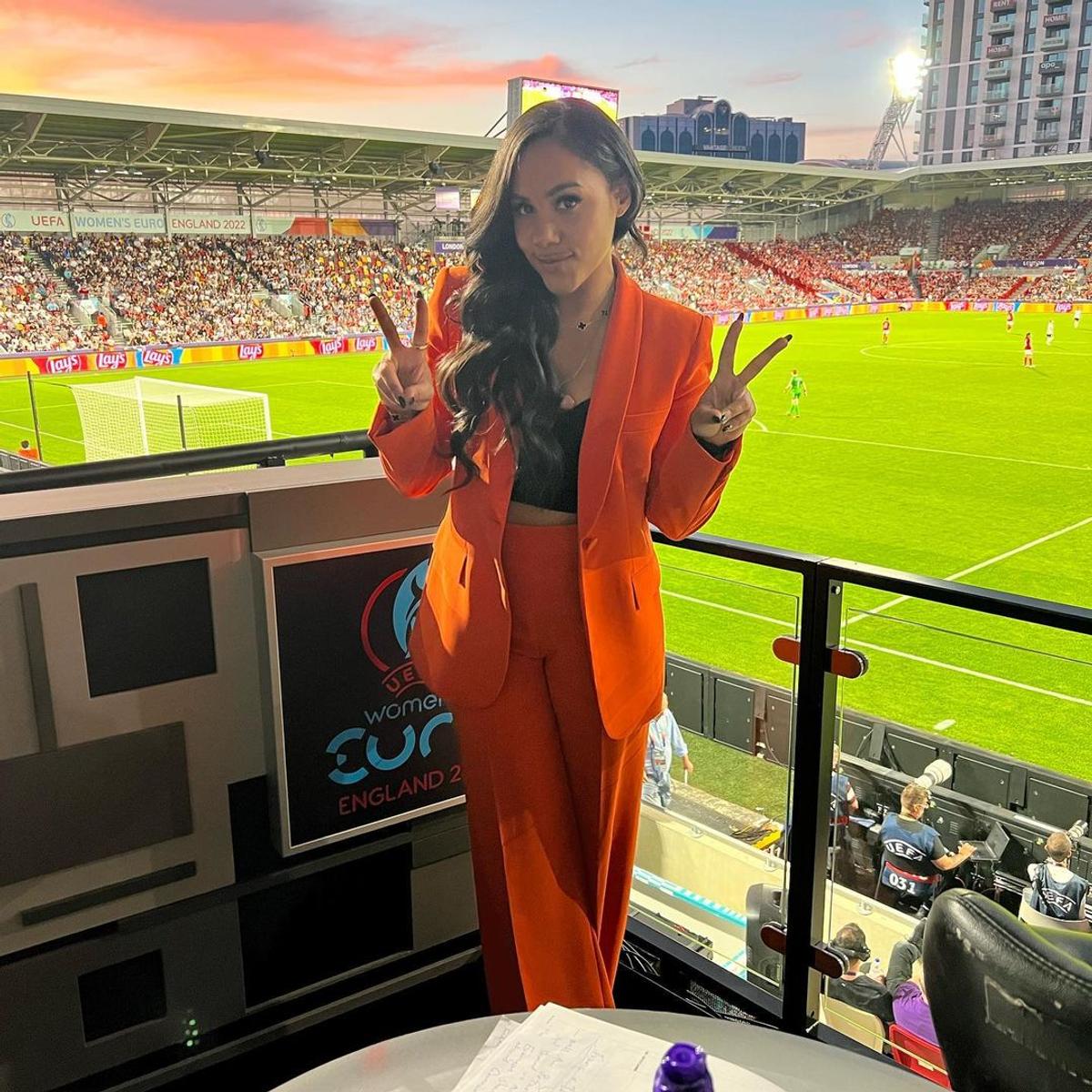Alex Scott, fostă jucătoare în Premier League, are o relație cu artista Jess Glynne. Foto: Instagram