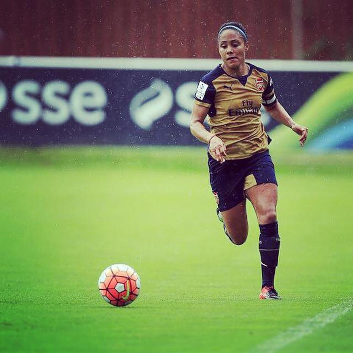 Alex Scott, fostă jucătoare în Premier League, are o relație cu artista Jess Glynne. Foto: Instagram