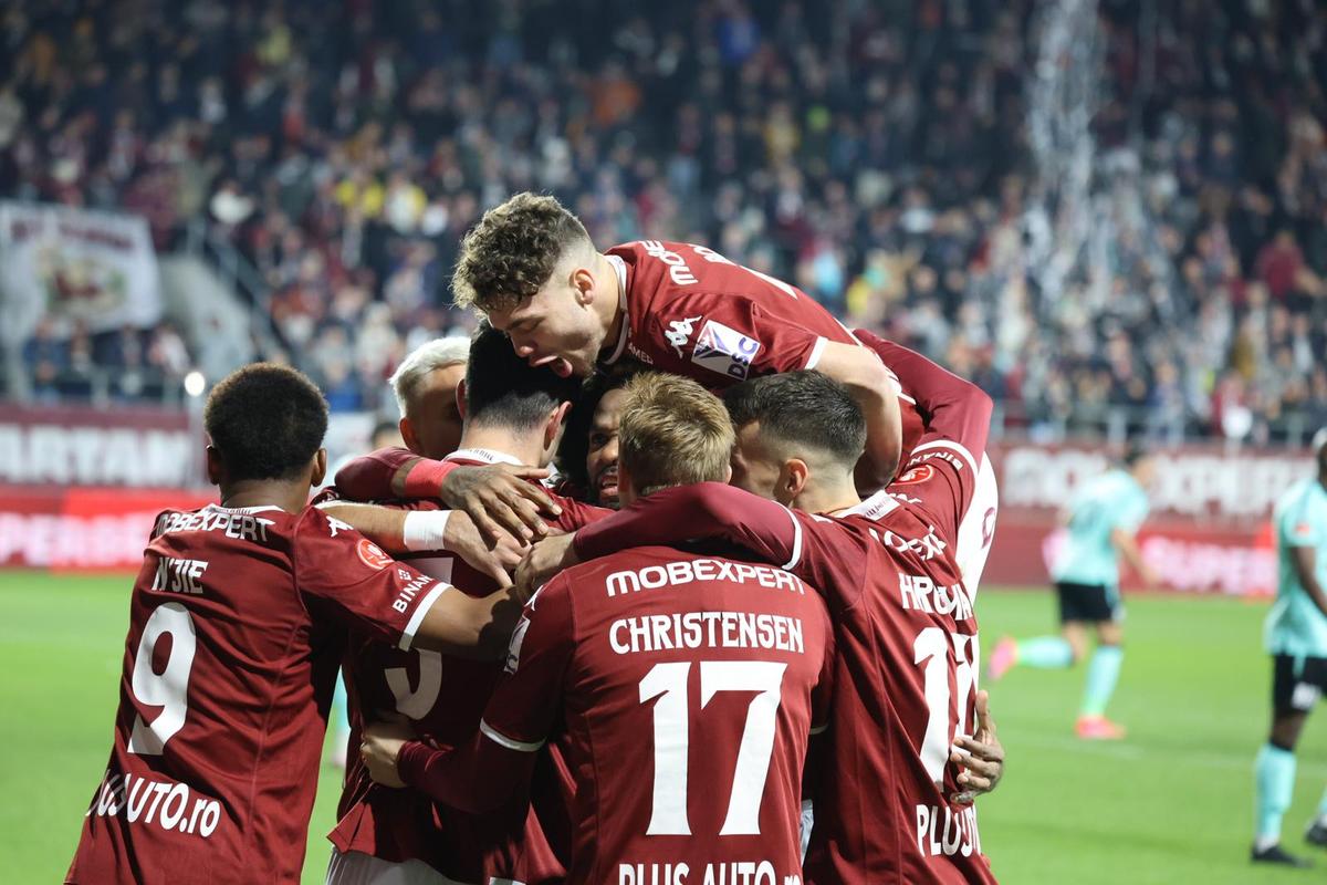 Şumudică, prima reacţie după ce N'Jie a făcut scandal la schimbare: „Nu mă interesează cine e nemulțumit. E greu cu mine”