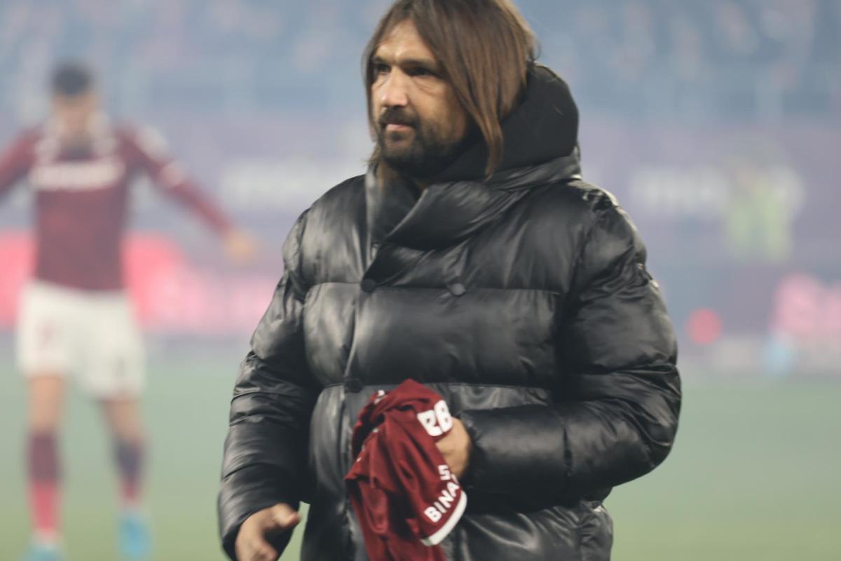 Şumudică, prima reacţie după ce N'Jie a făcut scandal la schimbare: „Nu mă interesează cine e nemulțumit. E greu cu mine”