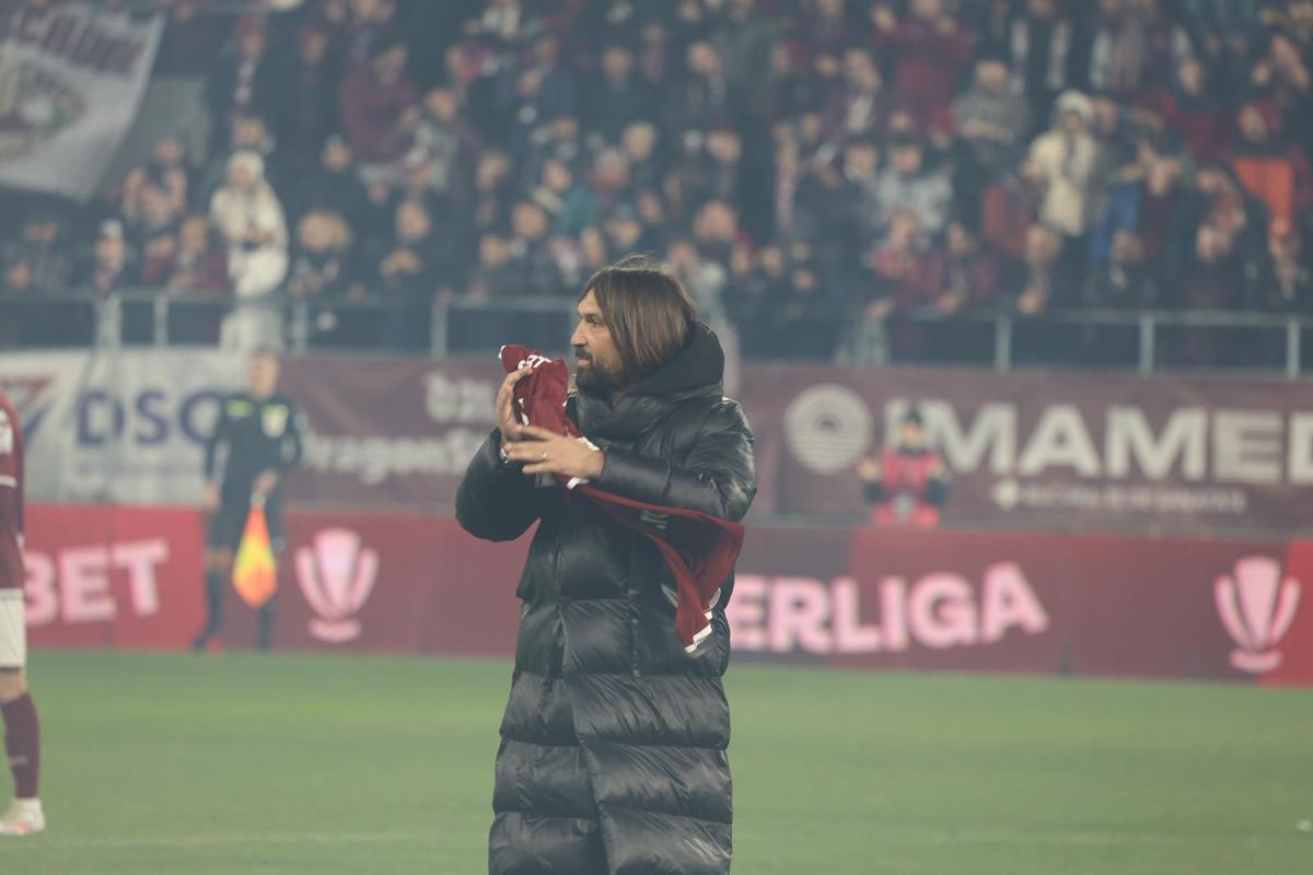 Şumudică, prima reacţie după ce N'Jie a făcut scandal la schimbare: „Nu mă interesează cine e nemulțumit. E greu cu mine”