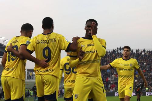 Ange Yoan Bonny, cu mâna la ochi, e obiectivul „cruciat” al Interului / Foto: Imago