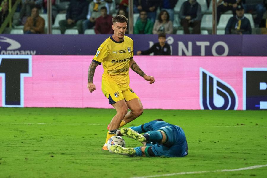 Dennis Man a ajuns la 443 de minute fără gol marcat pentru Parma. Ultima sa reușită a fost în eșecul (2-3) cu Cagliari / Foto: Imago Ce notă a primit Man, coautor la golul decisiv al Parmei » Mihăilă, criticat: „Evoluțiile slabe se leagă”