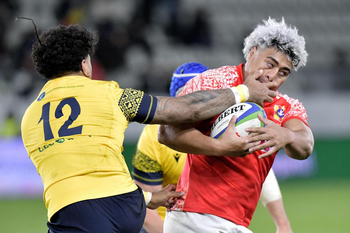 Fotoreporterul GSP a surprins imaginea serii după România – Tonga: tatuaj spectaculos, cu un urs, pentru un rugbyst român