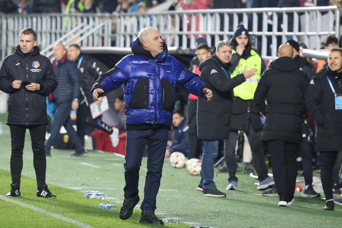 Marius Șumudică, la Rapid - UTA // FOTO: GSP