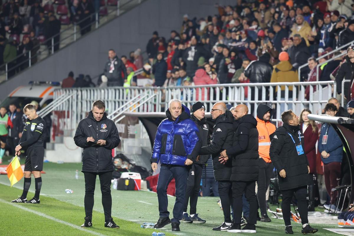 Marius Șumudică, la Rapid - UTA // FOTO: GSP
