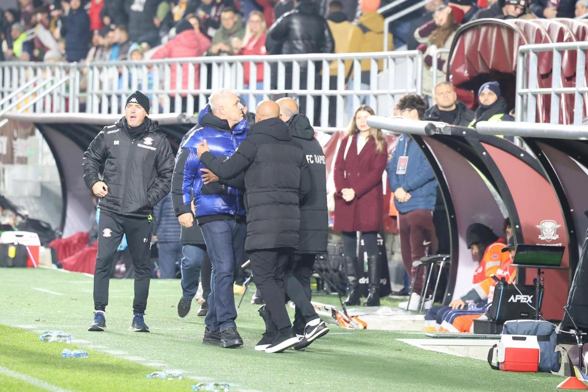 Marius Șumudică, la Rapid - UTA // FOTO: GSP