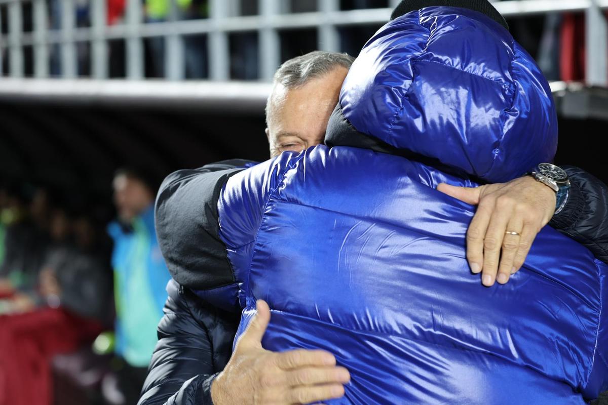Şumudică, prima reacţie după ce N'Jie a făcut scandal la schimbare: „Nu mă interesează cine e nemulțumit. E greu cu mine”