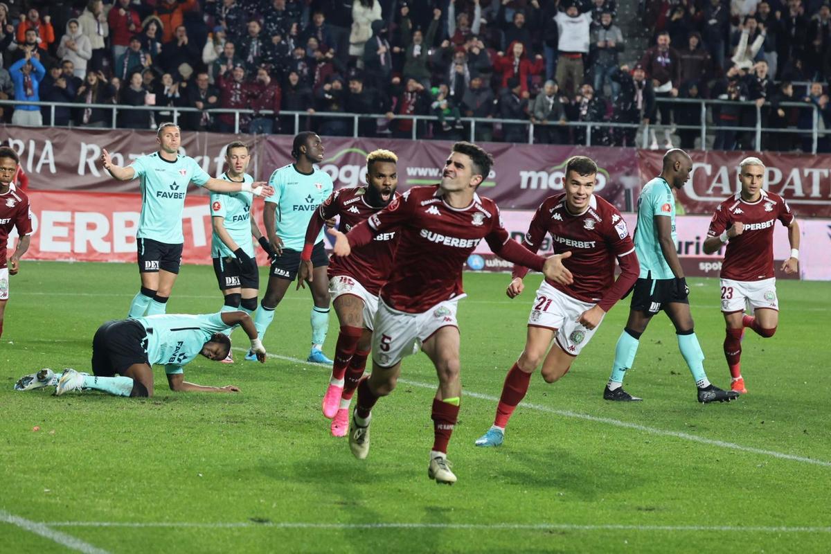 Şumudică, prima reacţie după ce N'Jie a făcut scandal la schimbare: „Nu mă interesează cine e nemulțumit. E greu cu mine”