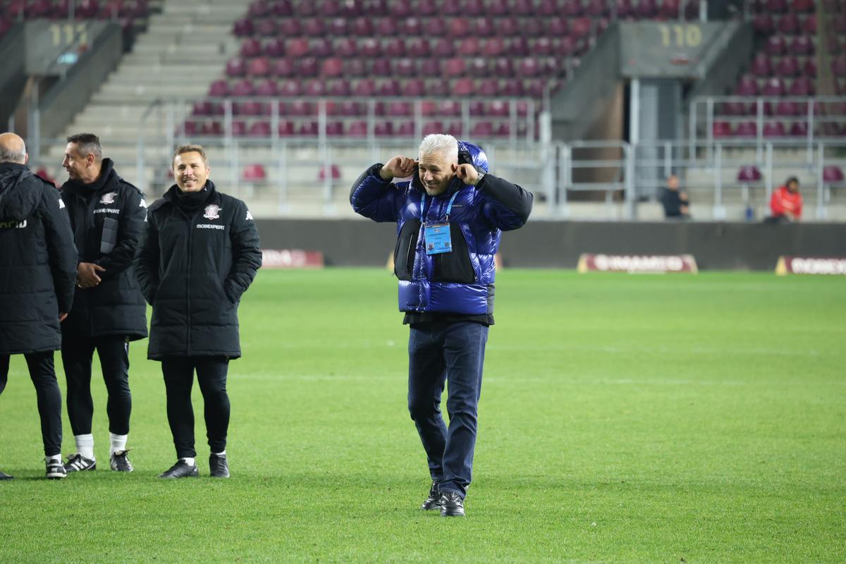 Cum a fost surprins Marius Șumudică, imediat după Rapid - UTA » Imaginile care nu s-au văzut la TV