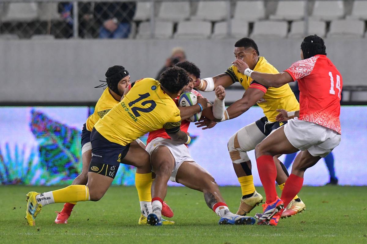 Fotoreporterul GSP a surprins imaginea serii după România – Tonga: tatuaj spectaculos, cu un urs, pentru un rugbyst român
