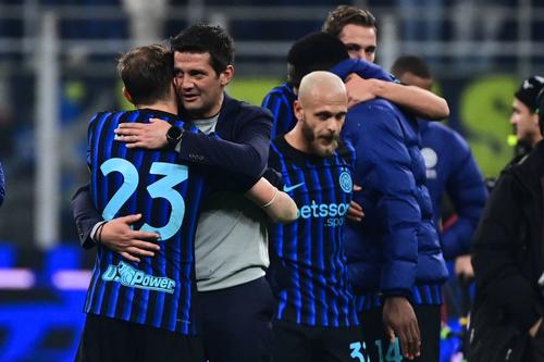Inter a învins-o pe Lazio, scor 2-0, și e lider în Serie A după primele 11 etape. Cristi Chivu i-a delectat pe fani și cu interviurile de la final.