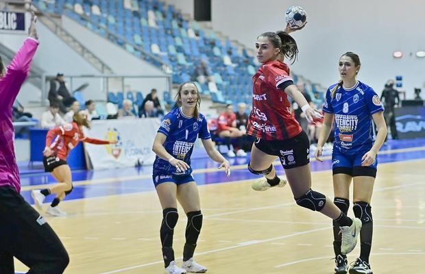 Gloria Bistrița - SCM Rm. Vâlcea, derby cu final incendiar în „Liga Florilor”