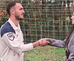 Cântăreața Cleopatra Stratan (23 de ani) a fost prezentă în cantonamentul echipei naționale de la Mogoșoaia, unde s-a întâlnit cu Virgil Ghiță (27 de ani), fundașul care a adus victoria României în prelungirile partidei cu Austria.