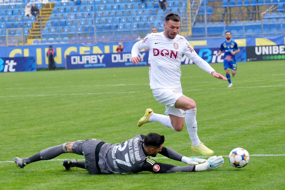Cuvinte reprobabile aruncate în parcare, după Slobozia - CFR Cluj: „Băi bulangiule! Cine-s ăștia?” » LPF a văzut imaginile pe GSP și a reacționat imediat: „SUSPENDAT până la finalul sezonului regulat”