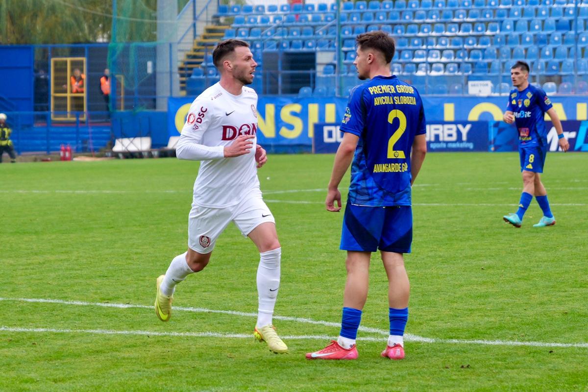 Cuvinte reprobabile aruncate în parcare, după Slobozia - CFR Cluj: „Băi bulangiule! Cine-s ăștia?” » LPF a văzut imaginile pe GSP și a reacționat imediat: „SUSPENDAT până la finalul sezonului regulat”