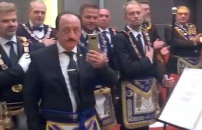 VIDEO Nicolae Cristescu, apariție inedită la ultima întrunire a masonilor din România » Cum a fost surprins omul care voia să salveze Rapidul