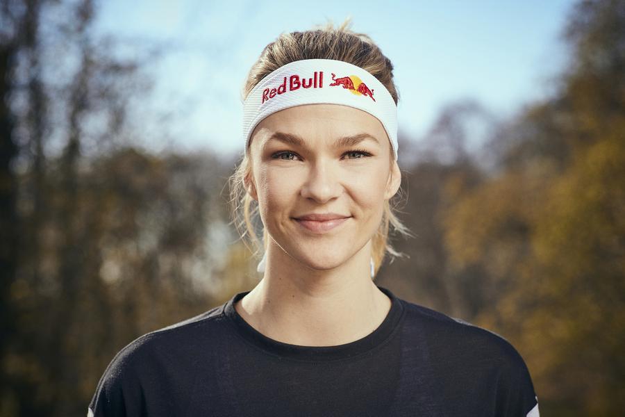 CORESPONDENȚĂ DIN JAPONIA // Denisa Dedu e una dintre atracţiile de la Mondial: „Aş fi fost model dacă nu ajungeam handbalistă