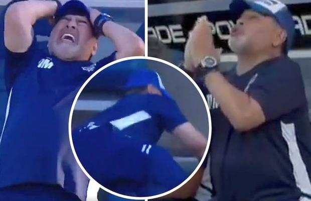 VIDEO Diego Maradona, reacții incredibile pe bancă » A căzut, s-a rugat și a plâns la interviurile de la final: „Nu sunt trădător, nu sunt englez!”