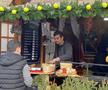 FOTO Poftiți la cârnați de la Liviu Ganea! Fostul campion al României e comerciant la Târgul de Crăciun din București