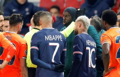 Ce i-a spus Kylian Mbappe „centralului” Ovidiu Hațegan pe teren, în timpul protestului de la Paris
