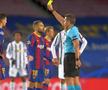 Jordi Alba, avertizat de Tobias Stieler // foto: Guliver/gettyimages