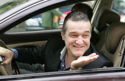 Gigi Becali, patronul lui FCSB, mai încearcă o dată să-l achiziționeze pe internaționalul de tineret de la Botoșani, Andrei Chindriș