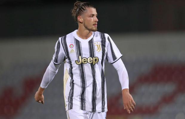 Radu Drăgușin, sub lupa lui Adrian Mutu: „Am vorbit cu Andrea Pirlo. Într-un an sau doi ar trebui să facă pasul cel mare”