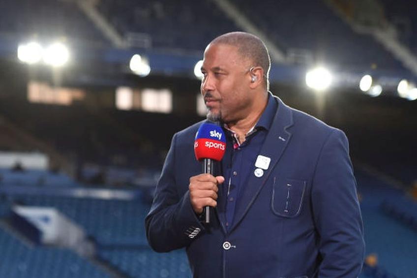 .John Barnes, 57 de ani, un nume de referință din istoria lui Liverpool, i-a luat apărarea lui Sebastian Colțescu după incidentele petrecute marți, la partida de Liga Campionilor dintre PSG și Bașakșehir.