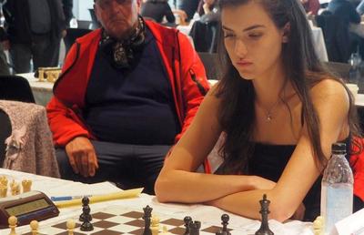 FOTO Superba Alexandra Botez e revelația șahului american după succesul serialului „The Queen's Gambit”