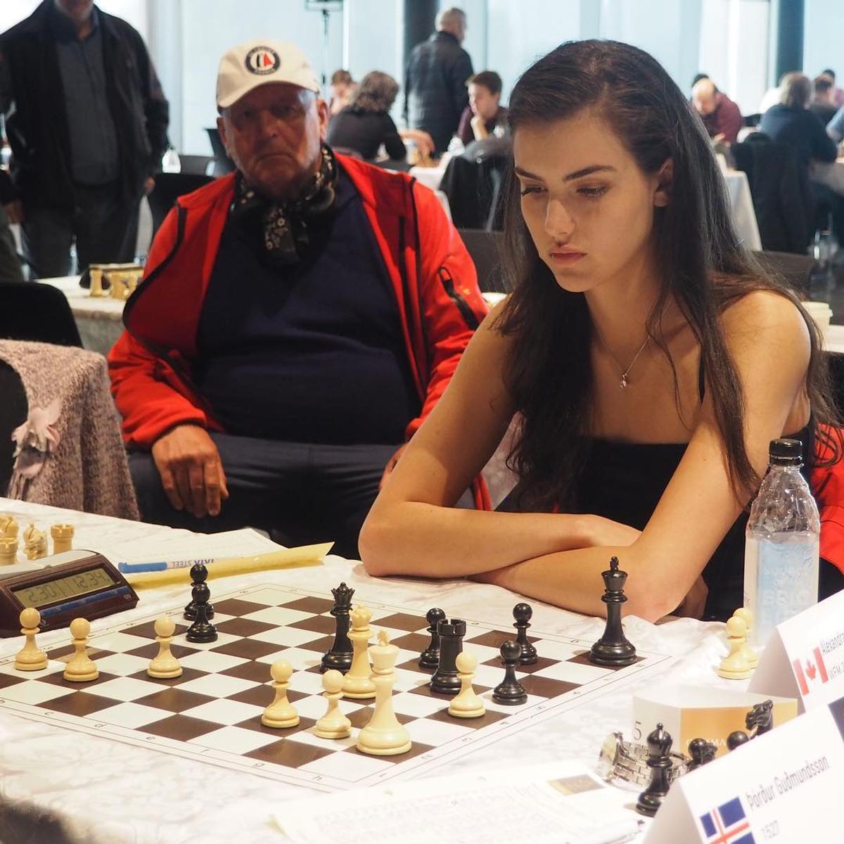 FOTO Superba Alexandra Botez e revelația șahului american după succesul serialului „The Queen's Gambit”