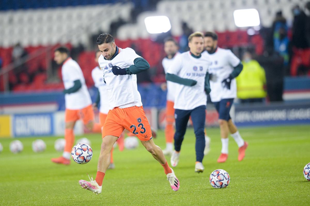 VIDEO + FOTO Protest împotriva rasismului înainte de restartul din PSG - Bașakșehir! Neymar și-a stăpânit cu greu emoțiile