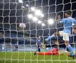 Imaginea serii în Champions League! Jucătorii lui Monchengladbach, înghesuiți în jurul unei tablete după înfrângerea cu Real Madrid