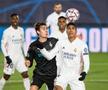 Imaginea serii în Champions League! Jucătorii lui Monchengladbach, înghesuiți în jurul unei tablete după înfrângerea cu Real Madrid