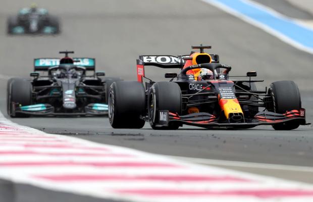 Piloții din Formula 1 răspund marii întrebări: Verstappen sau Hamilton? Vettel, tranșant: „Lewis să mai câștige și 5 titluri, tot Schumacher rămâne cel mai mare”