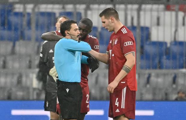 Nota 2 pentru Hațegan după Bayern - Barcelona » Ce au remarcat nemții