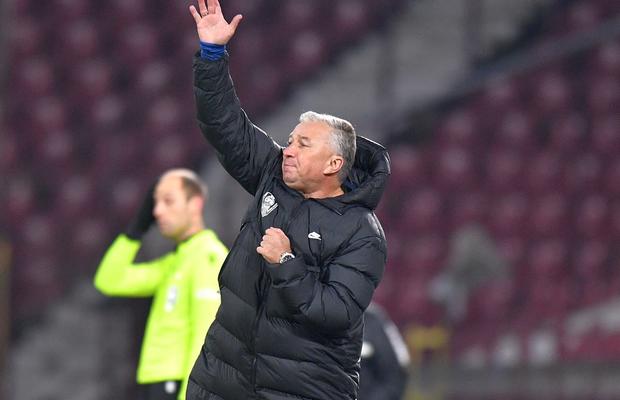 Și-a plătit clauza? Motivul pentru care Dan Petrescu ar fi mizat pe titulari, deși meciul cu Jablonec nu mai conta